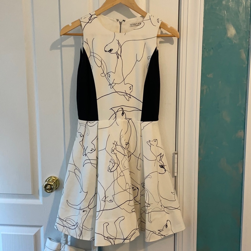 Alice + Olivia "Luna" Cat Print Box Dress
